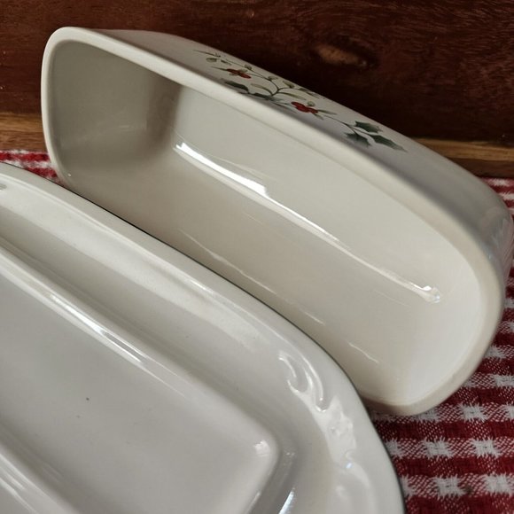 Pfaltzgraff Winterberry Covered Butter Dish fits 1/4lb stick winter holiday - Picture 5 of 10